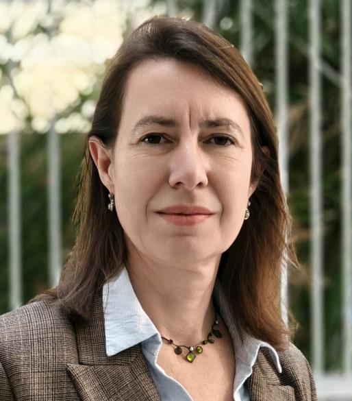 v2RONIQUE rOBITAILLIE